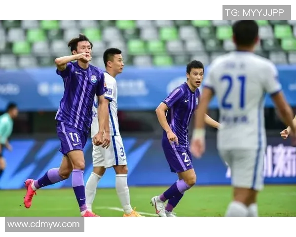 谢维军单刀攻门绝妙表现助力球队逆转胜利的精彩瞬间 谢维军单刀攻门绝妙表现助力球队逆转胜利的精彩瞬间