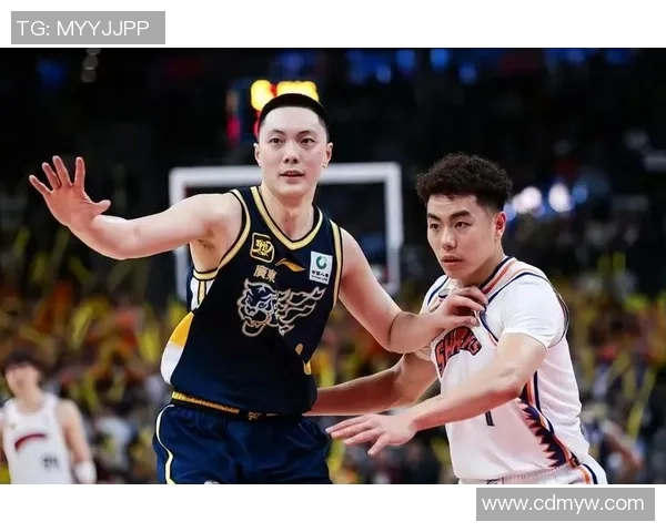 广东宏远击败新疆，取得赛季第十场胜利，领先京粤恢复季后赛第一的位置